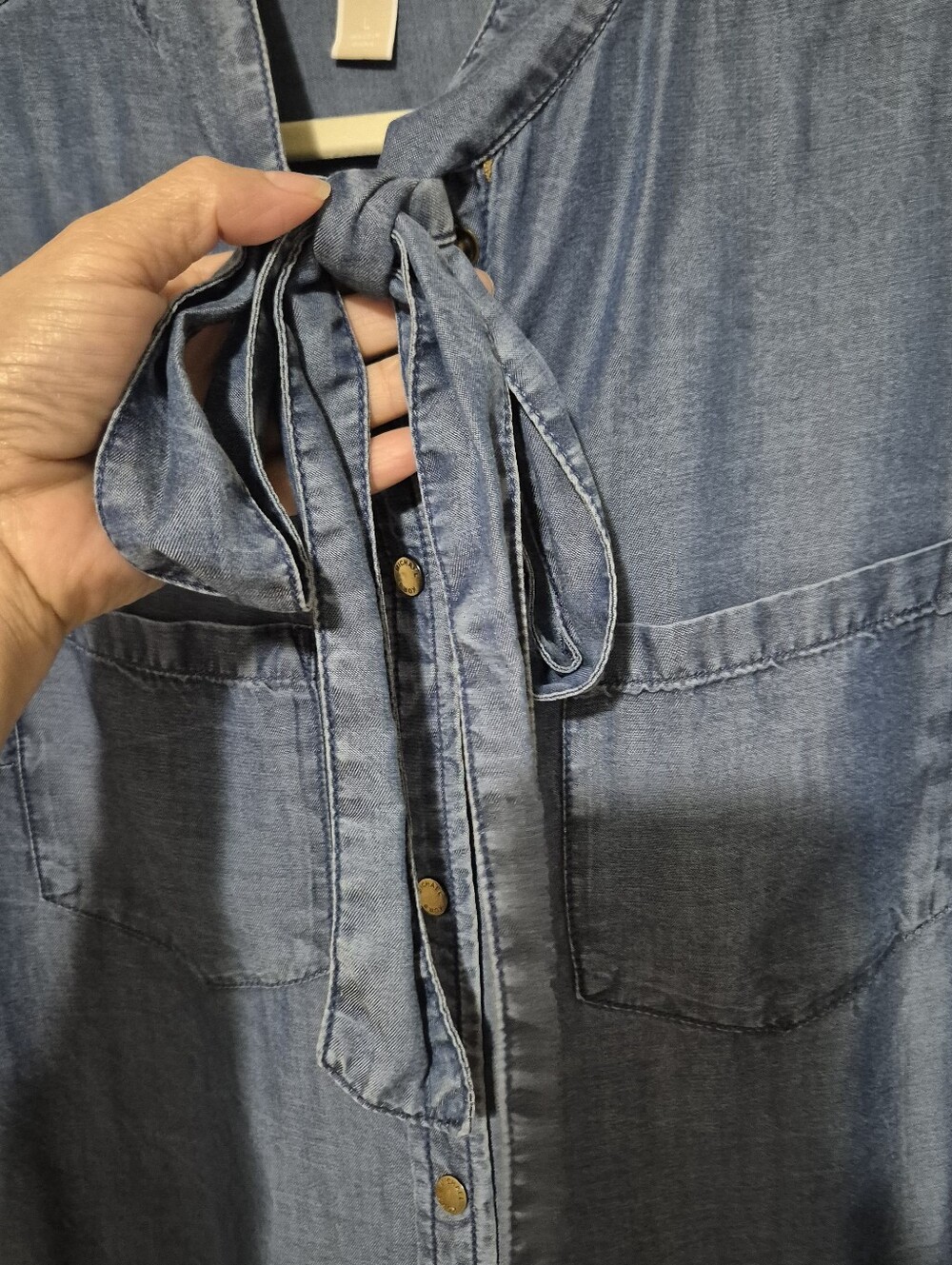 NWT Michael Kors denim blue button-up shirt..SIZE:L - Picture 7 of 14